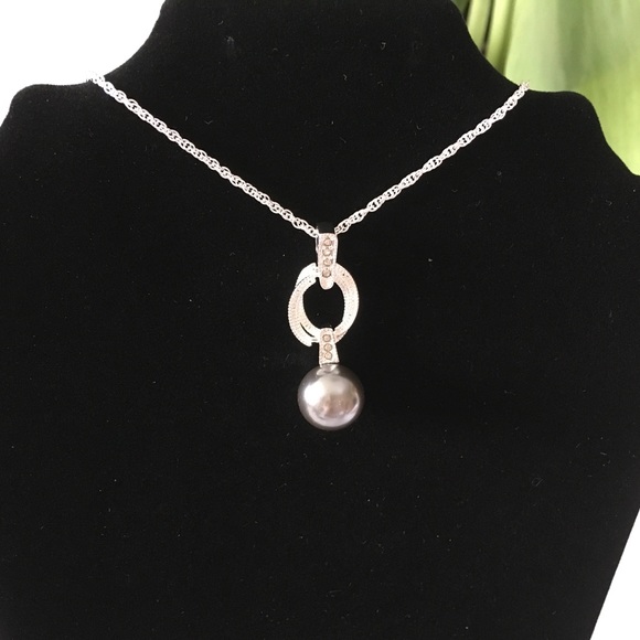 Avon Jewelry - 🔖 Necklace and earring set 🔖
